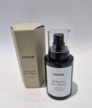 MORE Bulgaars rozenwater, sprayfles 50 ml met kartonnen verpakking