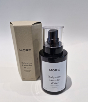 MORE Bulgaars lavendelwater, sprayfles 50 ml met kartonnen verpakking