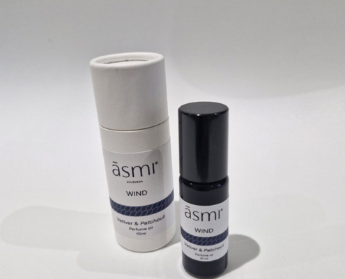 āsmi Ayurveda Parfumolie Wind, zwarte roll-on 10 ml met witte koker
